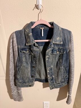 Free People Distressed Denim Knit Sleeve Jacket Blue Gray Hybrid Trucker